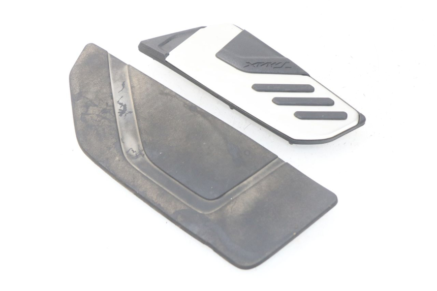 photo de TRITTBRETT VERKLEIDUNG GUMMI YAMAHA YP T-MAX TMAX 530 (2017 - 2020)