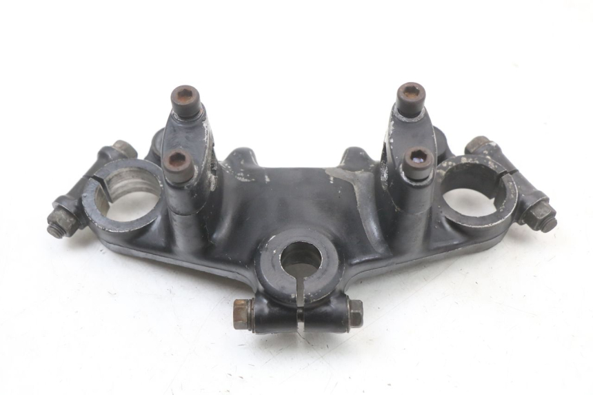photo de GABELBRÃœCKE OBEN SUZUKI GSX E 250 (1982 - 1983)