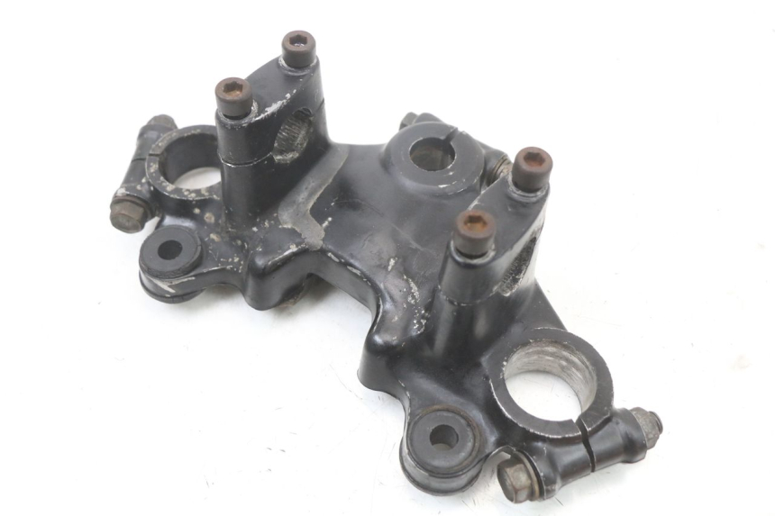 photo de GABELBRÃœCKE OBEN SUZUKI GSX E 250 (1982 - 1983)