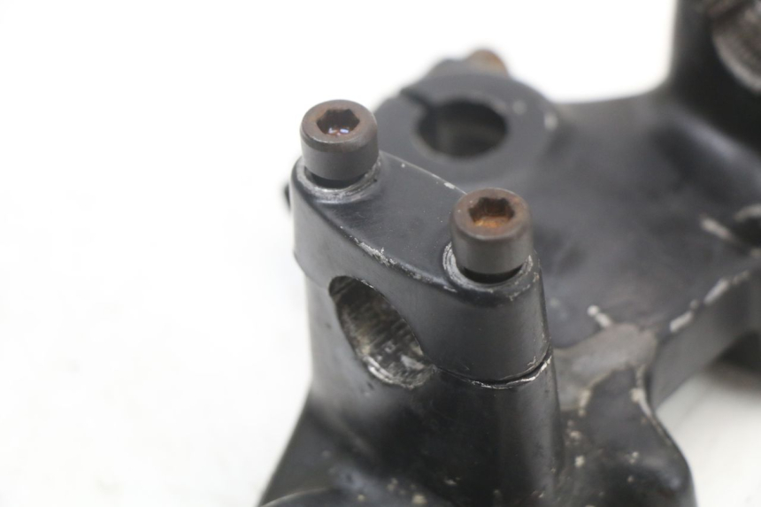photo de GABELBRÃœCKE OBEN SUZUKI GSX E 250 (1982 - 1983)