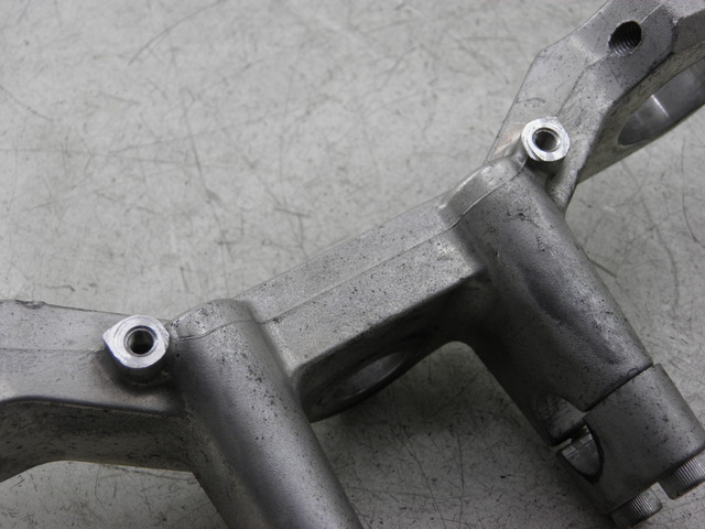 photo de GABELBRÃœCKE OBEN SUZUKI BURGMAN EXECUTIVE 650 (2008 - 2010) - Detailansicht des Bauteils