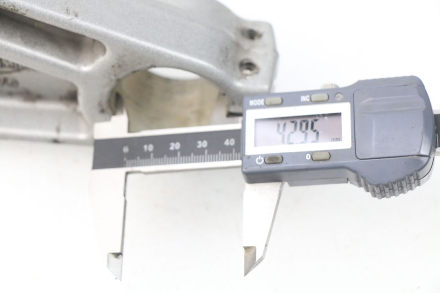 photo de GABELBRÃœCKE OBEN TRIUMPH SPRINT ST ABS 1050 (2005 - 2007)