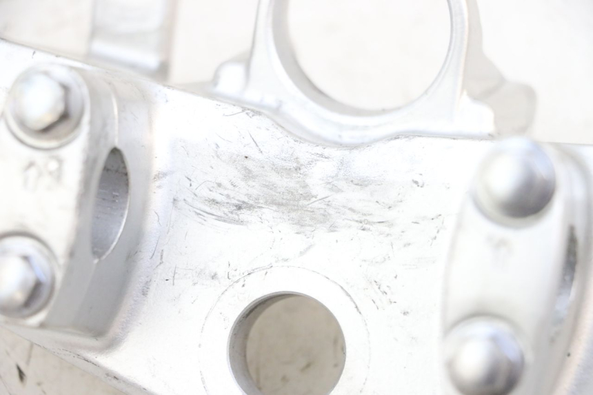 photo de GABELBRÃœCKE OBEN KAWASAKI ZR 7 750 (1999 - 2001) - Kennzeichnungen und Originalreferenzen