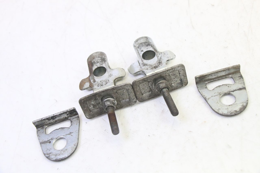 photo de KETTENSCHIENENSPANNER HYOSUNG GV AQUILA 125 (2000 - 2004)