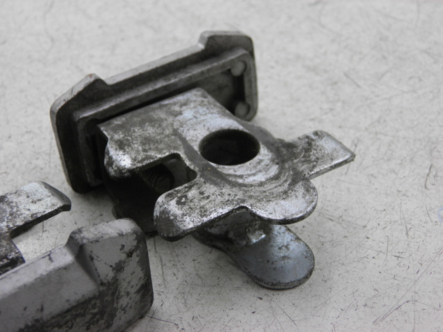 photo de KETTENSCHIENENSPANNER SUZUKI SV S 650 (1999 - 2002)