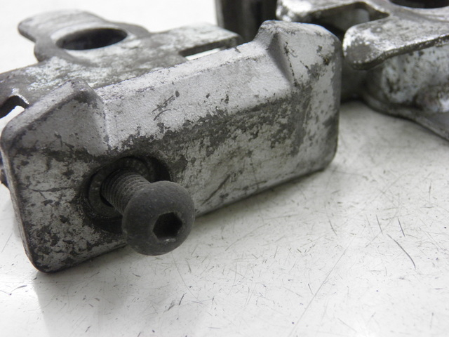 photo de KETTENSCHIENENSPANNER SUZUKI SV S 650 (1999 - 2002)