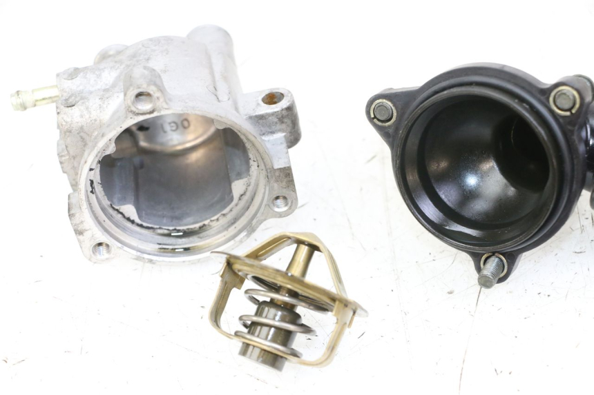 photo de THERMOSTAT  YAMAHA FZS FAZER 600 (2001 - 2003)