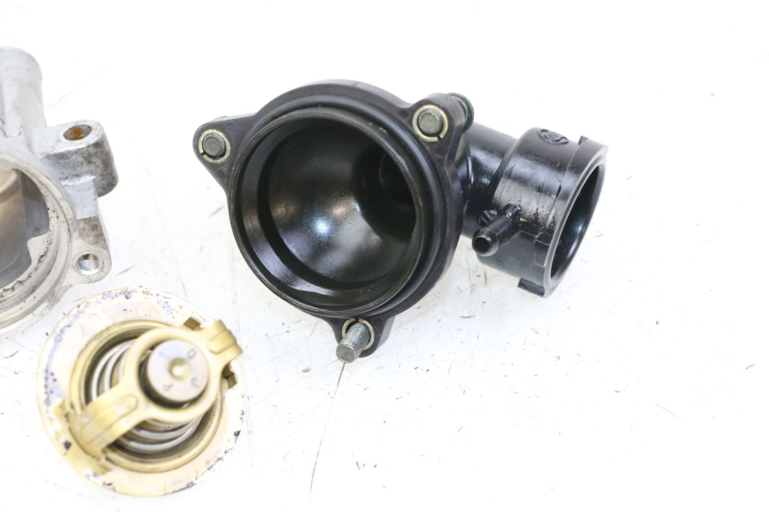 photo de THERMOSTAT  YAMAHA FZS FAZER 600 (2001 - 2003)