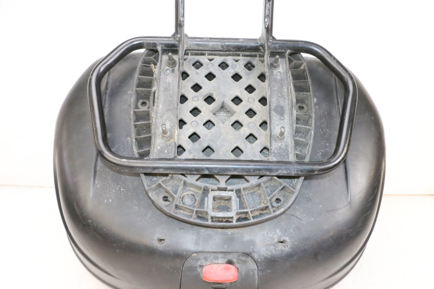 photo de KOFFER PEUGEOT KISBEE 4T 50 (2010 - 2017) - Zoom auf Gebrauchszustand