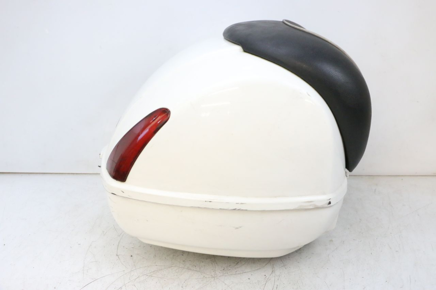 photo de KOFFER PIAGGIO VESPA GTS SUPER IE 125 (2009 - 2016) - Fokus auf die Struktur