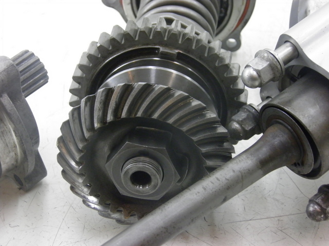 photo de GETRIEBE  YAMAHA FJR 1300 (2004 - 2005) - Oberflächenzustand und Material