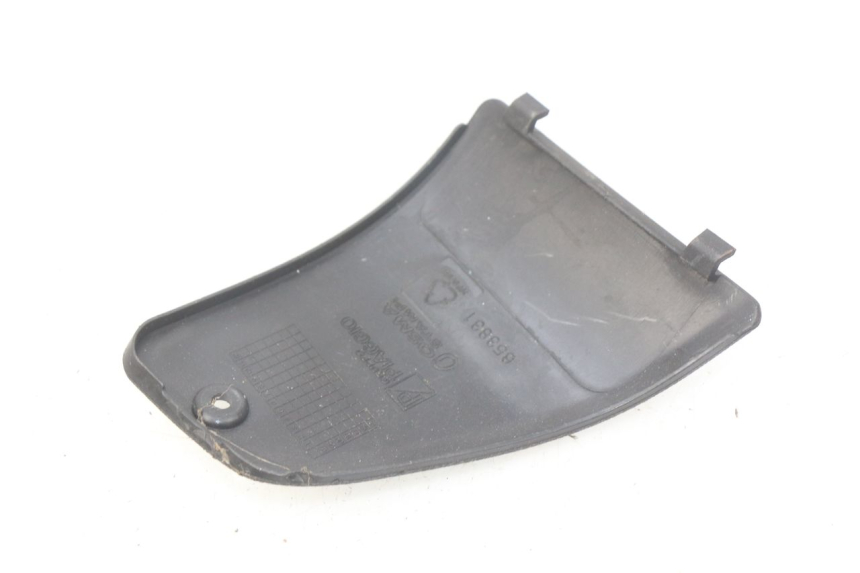 photo de RECHTE INSPEKTIONSLUKE PIAGGIO X7 125 (2007 - 2013) - Detailansicht des Bauteils