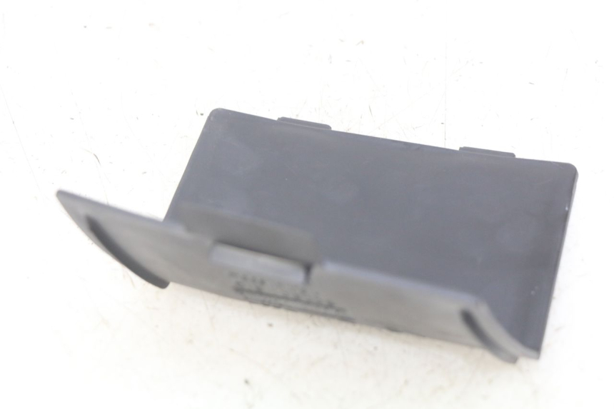 photo de LINKE INSPEKTIONSÖFFNUNGSKLAPPE APRILIA ATLANTIC 125 (2003 - 2009)