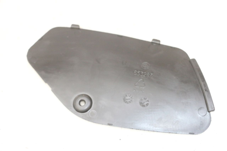photo de LINKE INSPEKTIONSÖFFNUNGSKLAPPE PIAGGIO MP3 LT 300 (2010 - 2016)