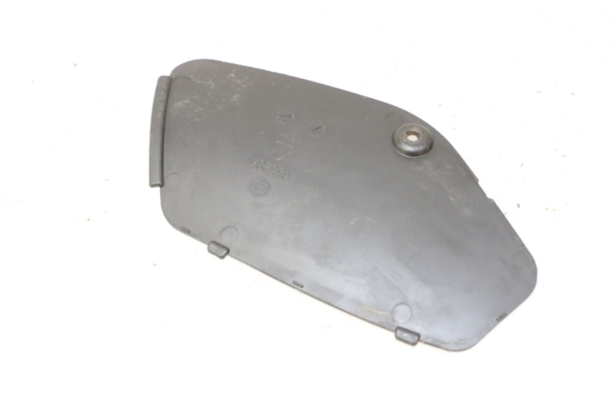 photo de LINKE INSPEKTIONSÖFFNUNGSKLAPPE PIAGGIO MP3 LT 300 (2010 - 2016)