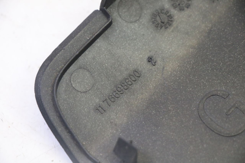 photo de  LINKS REVISIONSDECKEL PEUGEOT SATELIS 125 (2006 - 2009)