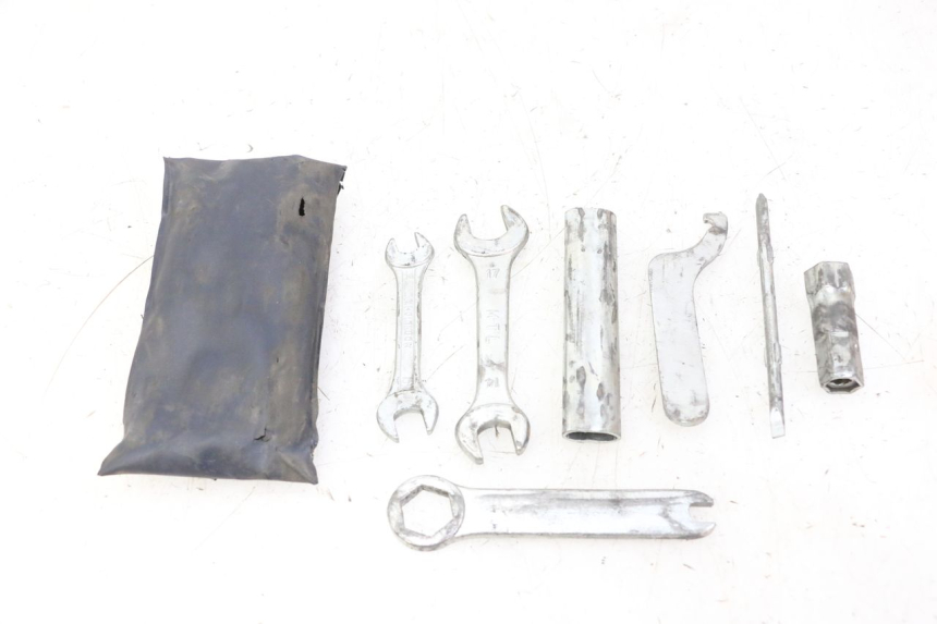 photo de WERKZEUG HONDA CBF 125 (2009 - 2015)