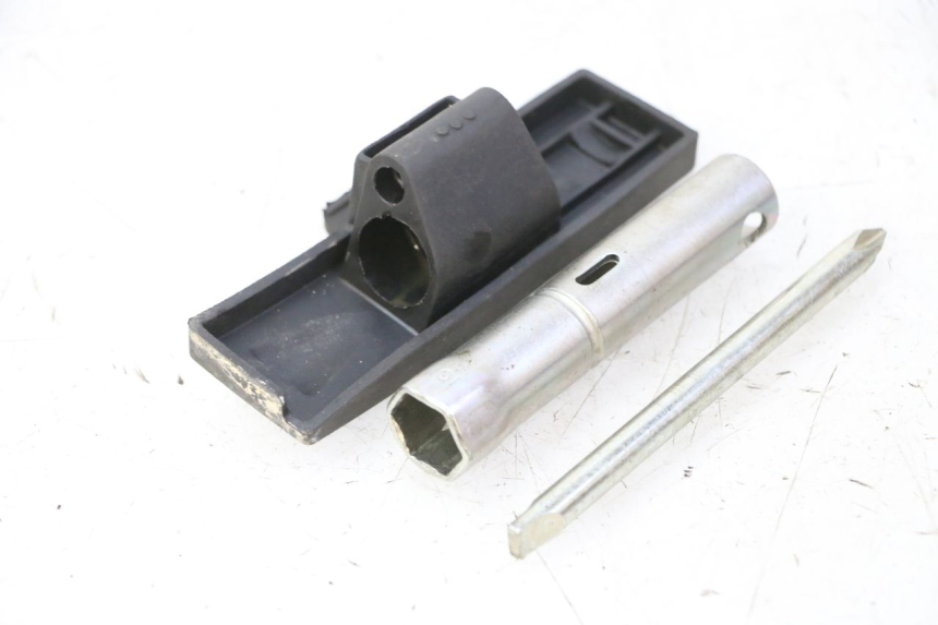 photo de WERKZEUG YAMAHA CYGNUS X INJECTION 125 (2007 - 2013)