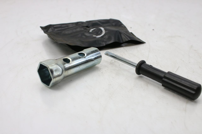 photo de WERKZEUGSET PIAGGIO FLY 2T 50 (2004 - 2017)