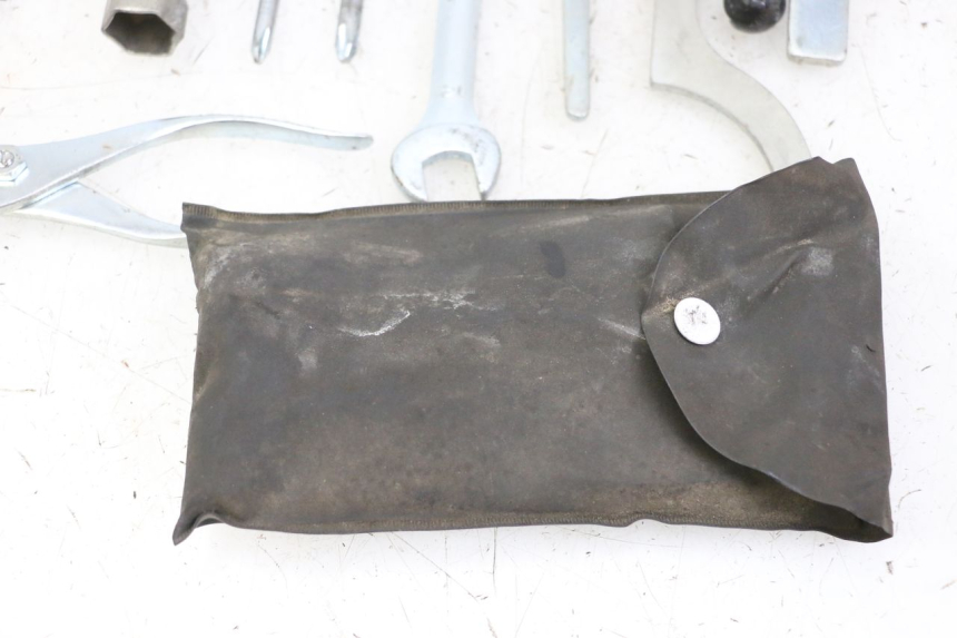 photo de WERKZEUGSET KAWASAKI ZR7 ZR-7 S 750 (1999 - 2004)