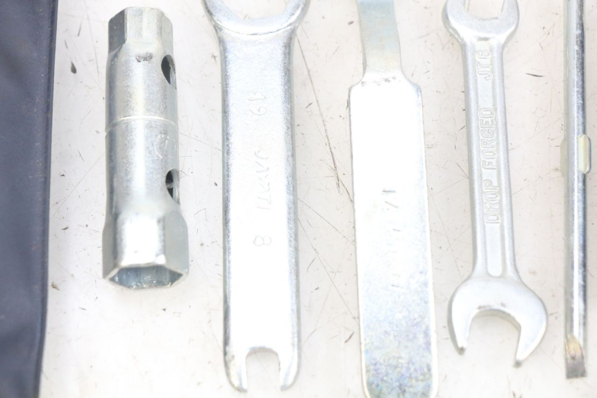 photo de WERKZEUGSET HONDA SCV LEAD 100 (2003 - 2007)