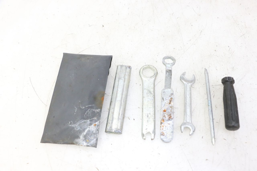 photo de WERKZEUGSET HONDA SCV LEAD 100 (2003 - 2007)