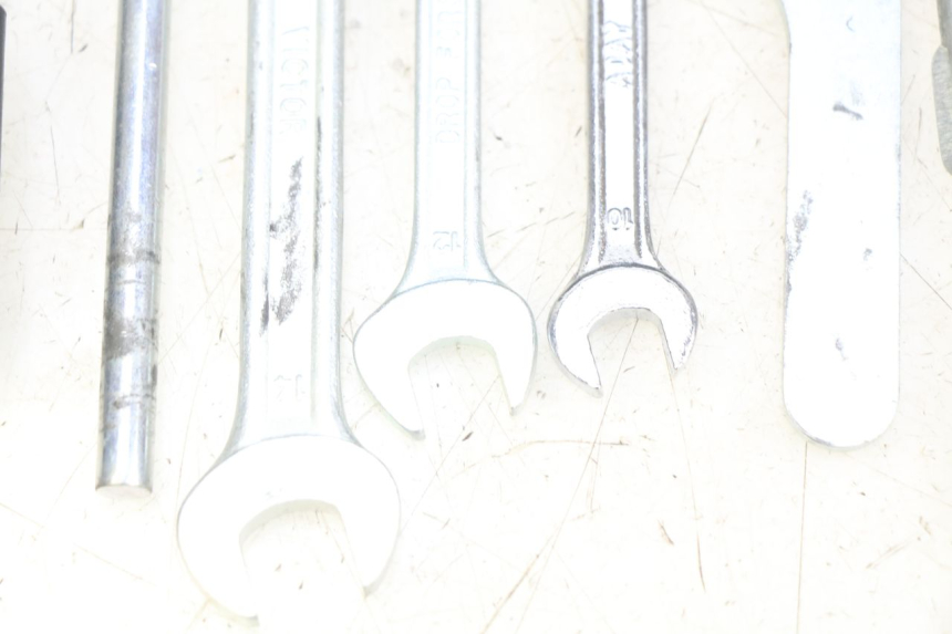 photo de WERKZEUGSET YAMAHA XMAX X-MAX 125 (2006 - 2009)