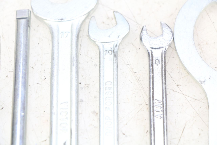 photo de WERKZEUGSET YAMAHA XMAX X-MAX 125 (2006 - 2009)