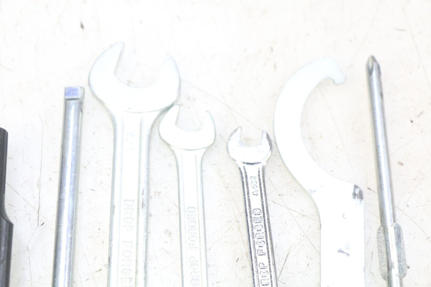 photo de WERKZEUGSET YAMAHA XMAX X-MAX 125 (2006 - 2009)