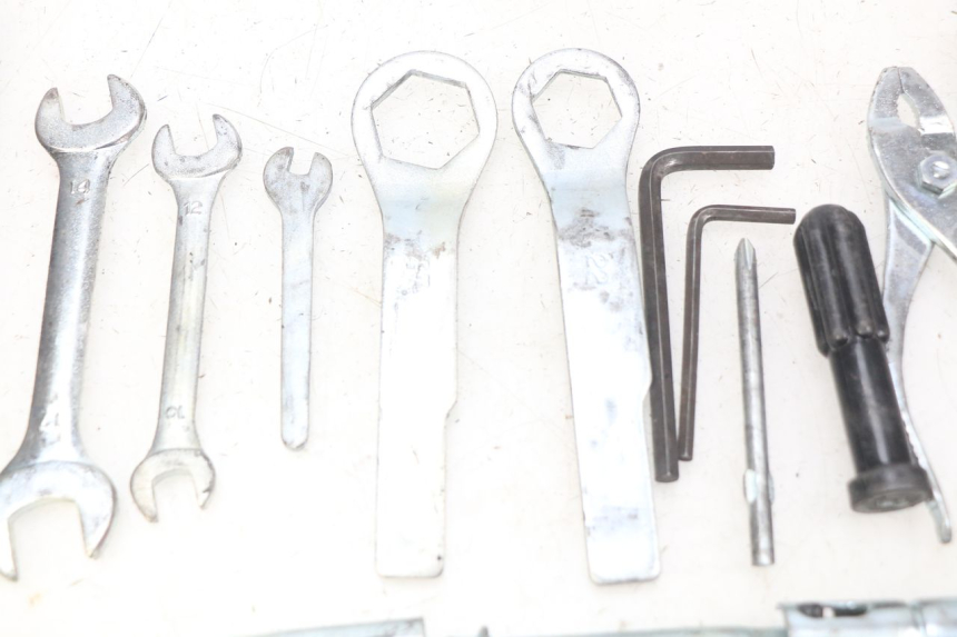 photo de WERKZEUGSET KAWASAKI ZR7 ZR-7 S 750 (1999 - 2004)