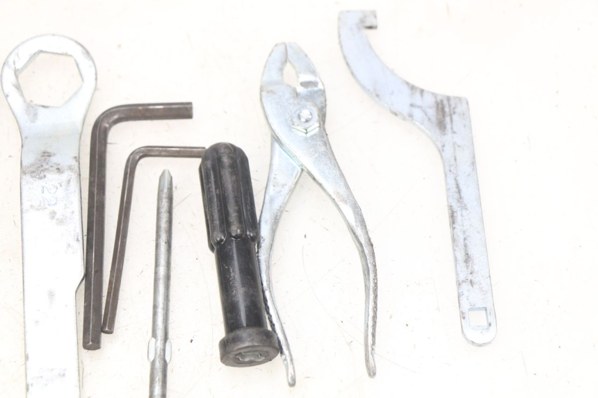 photo de WERKZEUGSET KAWASAKI ZR7 ZR-7 S 750 (1999 - 2004)