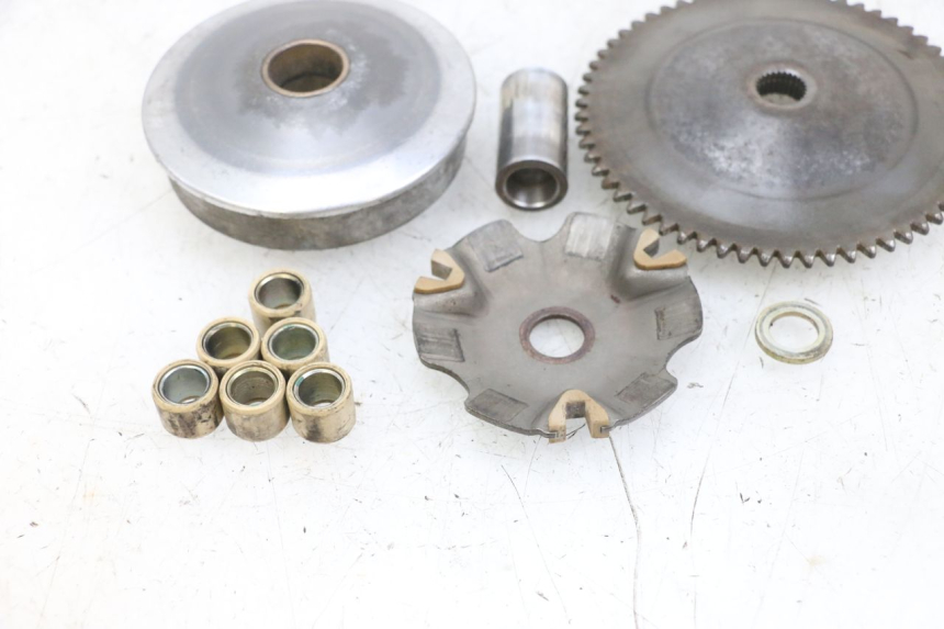 photo de VARIOMETER PEUGEOT KISBEE 4T 50 (2010 - 2017) - Details der Befestigungspunkte