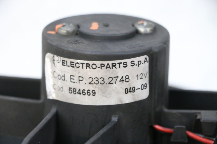 photo de VENTILATOR PIAGGIO VESPA GTS SUPER IE 125 (2009 - 2016) - Alternative Perspektive