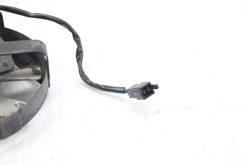 photo de LüFTER YAMAHA FZS FAZER 600 (2001 - 2003)