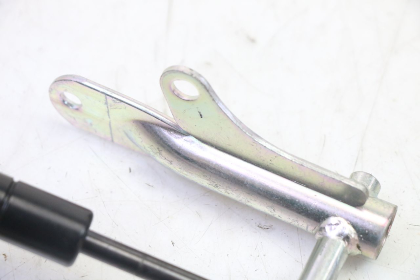 photo de FEDERBEIN HELMFACH YAMAHA XMAX X-MAX 125 (2021 - 2025) - Alternative Perspektive