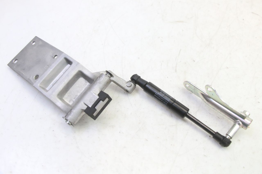 photo de FEDERBEIN HELMFACH YAMAHA XMAX X-MAX 125 (2021 - 2025) - Technische Nahaufnahme