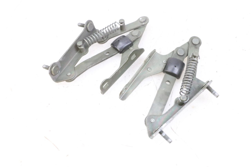 photo de FEDERBEIN HELMFACH PIAGGIO X8 125 (2004 - 2007) - Detailansicht des Bauteils