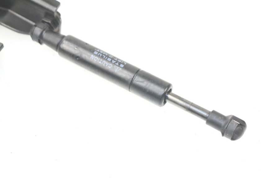 photo de FEDERBEIN SITZ YAMAHA XMAX X-MAX ABS 125 (2014 - 2016) - Zoom auf Gebrauchszustand