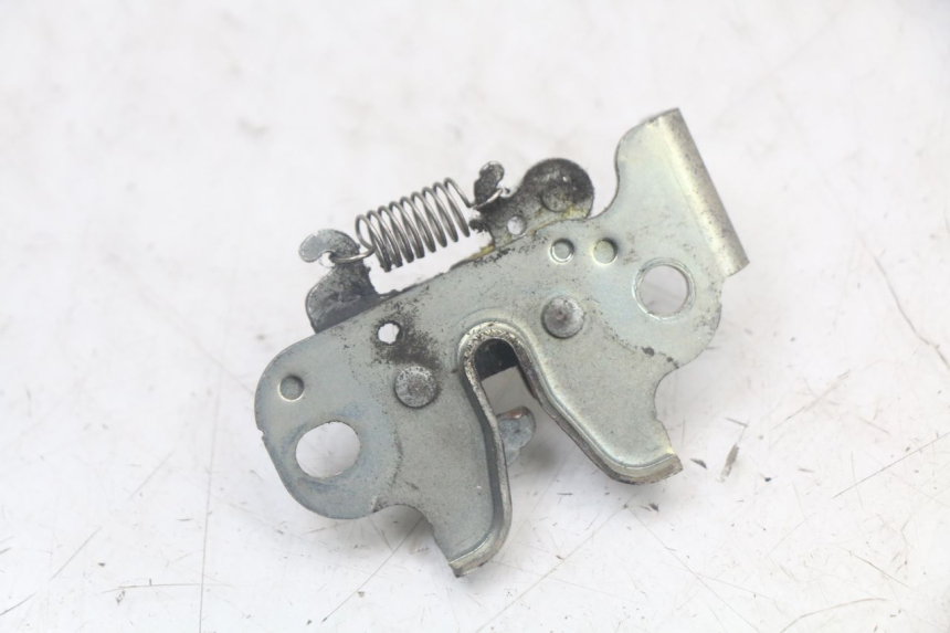 photo de VERRIEGELUNGSKLAPPE YAMAHA XMAX X-MAX ABS 125 (2017 - 2020) - Zoom auf Gebrauchszustand