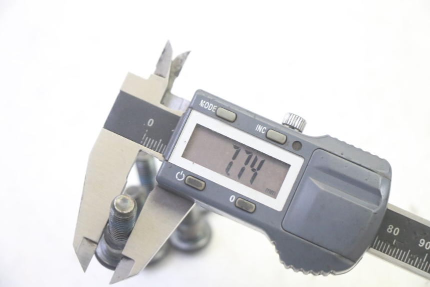 photo de BREMSSCHEIBENSCHRAUBE ADIVA AD3 300 (2014 - 2020)