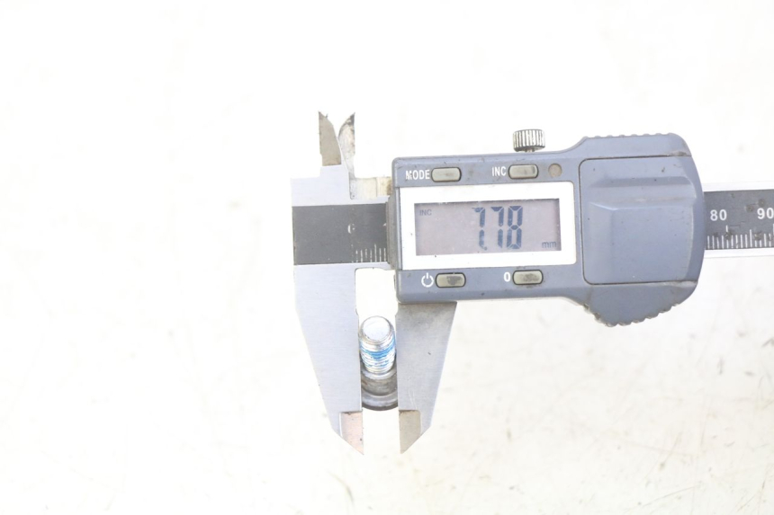 photo de BREMSSCHEIBENBEFESTIGUNGSSCHRAUBE SUZUKI BURGMAN 650 (2002 - 2004)