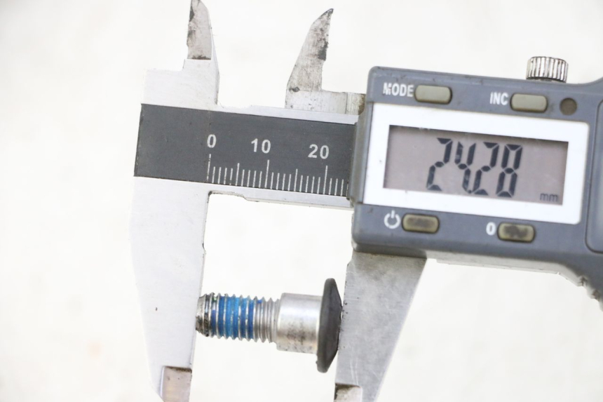 photo de BREMSSCHEIBENSCHRAUBE SUZUKI BURGMAN 125 (2007 - 2014)