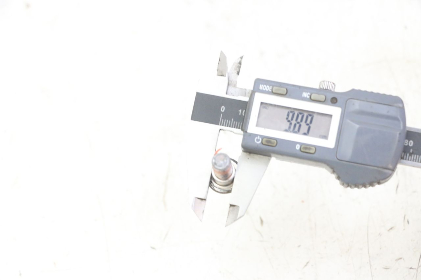 photo de BREMSSCHEIBENSCHRAUBE HONDA CBF 500 (2004 - 2007)