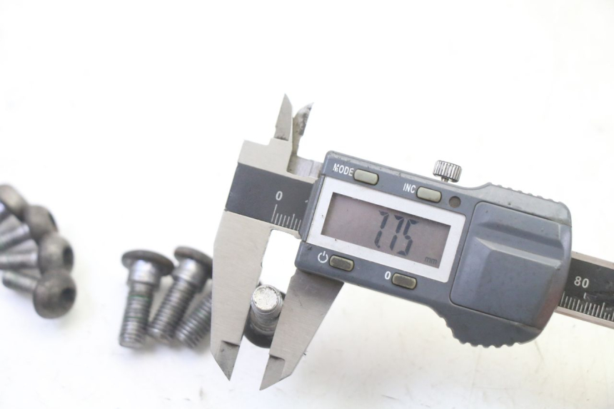 photo de BREMSSCHEIBENSCHRAUBE HONDA CBR RR FIREBLADE 900 (1992 - 1994)