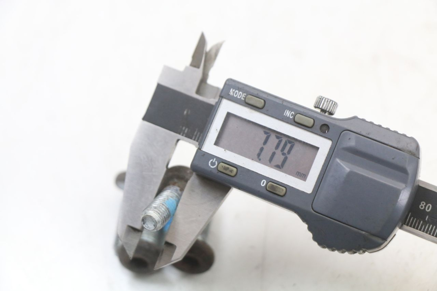 photo de BREMSSCHEIBENBEFESTIGUNGSSCHRAUBE YAMAHA CYGNUS X 125 (2004 - 2007)