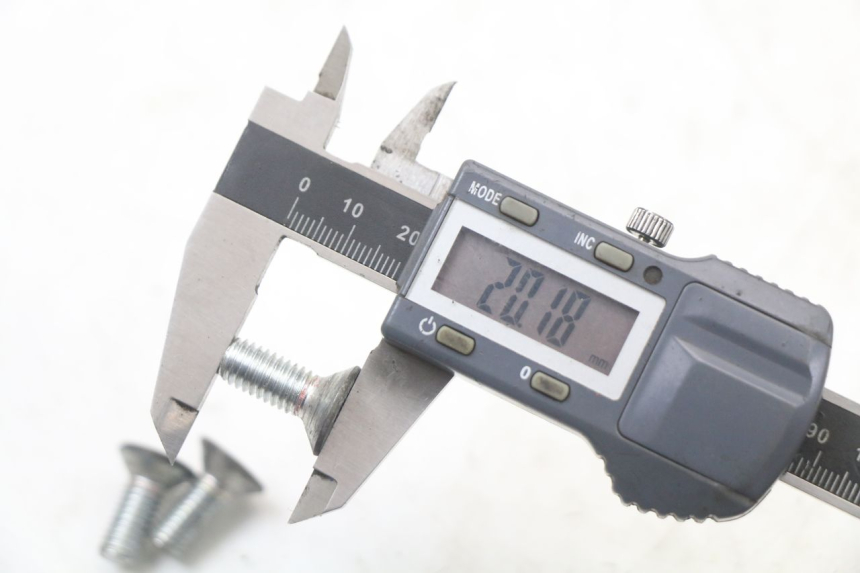 photo de BREMSSCHEIBENSCHRAUBE PEUGEOT ELYSTAR 50 (2002 - 2014)