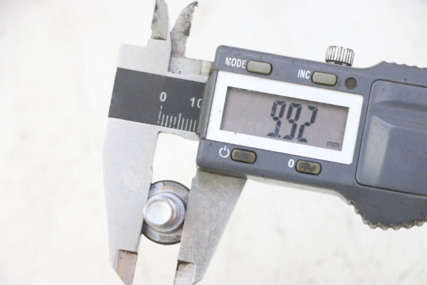 photo de BREMSSCHEIBENSCHRAUBE HONDA FES S-WING SWING ABS 125 (2007 - 2015)