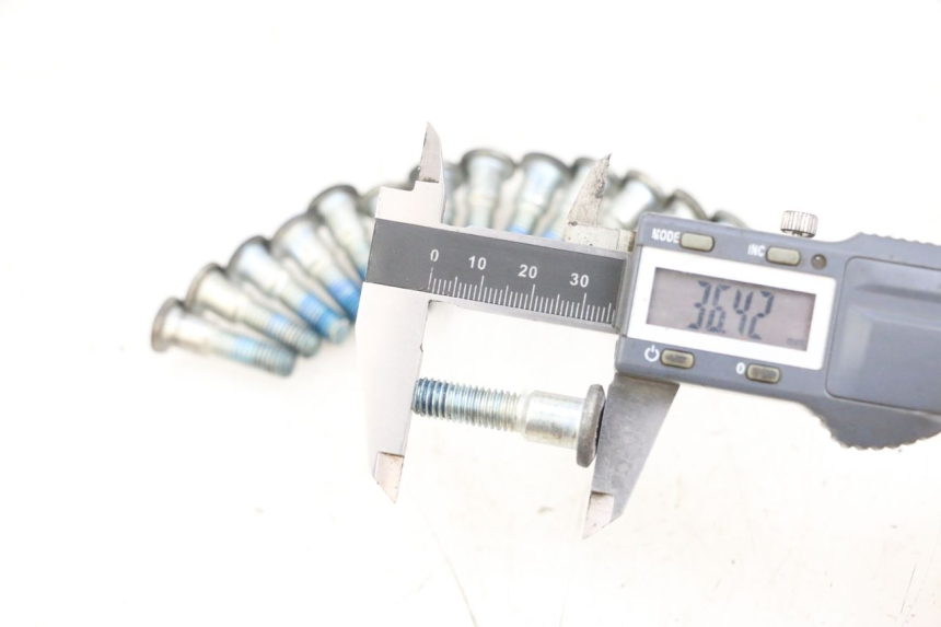 photo de BREMSSCHEIBENSCHRAUBE SUZUKI GSF N BANDIT 600 (1996 - 1999) - Alternative Perspektive