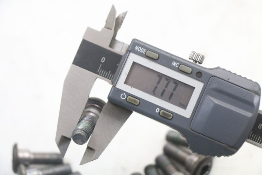 photo de BREMSSCHEIBENSCHRAUBE HONDA CBR F 1000 (1993 - 1996)