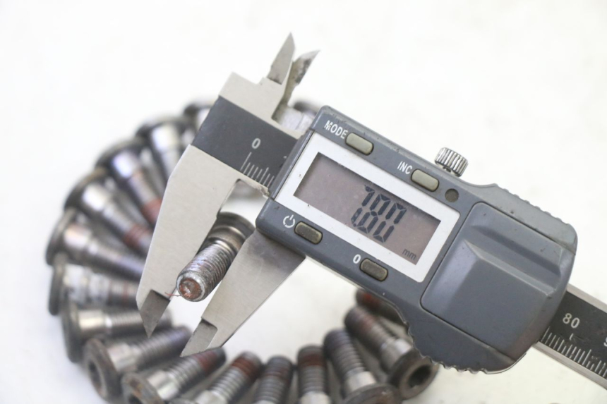 photo de BREMSSCHEIBENSCHRAUBE HONDA NTV DEAUVILLE 650 (2001 - 2006)